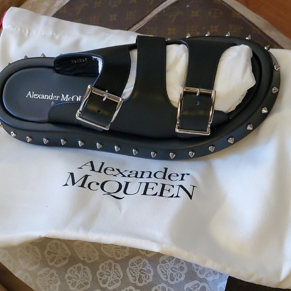 Alexander McQueen  Nwt. Flash $375